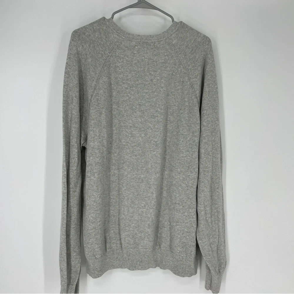 Banana Republic lightweight gray V-neck sweater